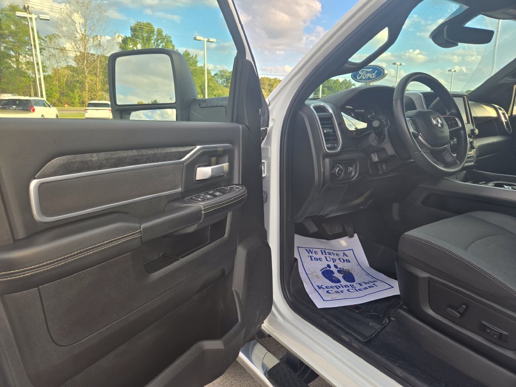 Used 2024 RAM 3500 SLT w/ Quick Order Package 2YG SLT AWD/4WD image 5