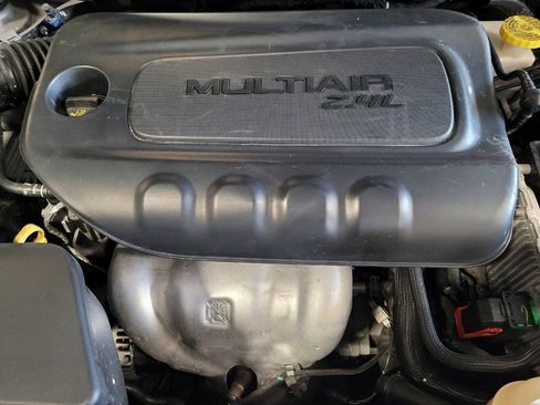 Used 2019 Jeep Cherokee Limited FWD image 30