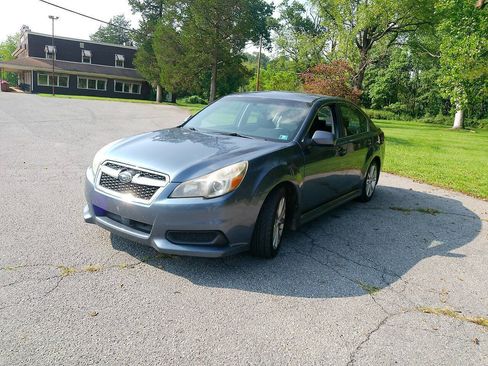 Used 2014 Subaru Legacy 2.5i Premium AWD/4WD image 4