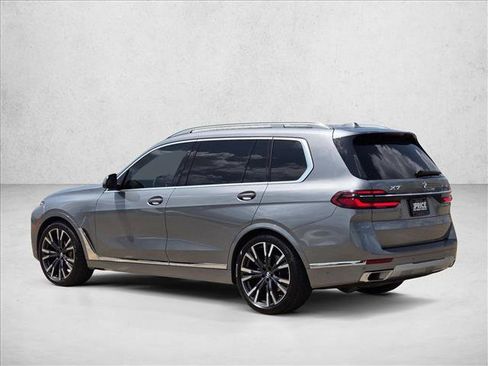 Used 2025 BMW X7 xDrive40i w/ Premium Package AWD/4WD image 7