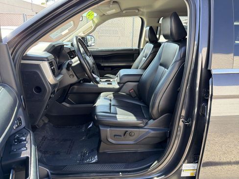 Used 2024 Ford Expedition Max XLT RWD image 18