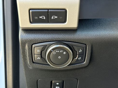 Used 2021 Ford F250 Lariat w/ FX4 Off-Road Package image 30