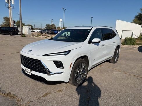 New 2026 Buick Enclave Avenir w/ Super Cruise Package image 2