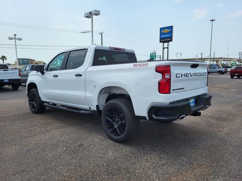 New 2026 Chevrolet Silverado 1500 LT Trail Boss w/ LPO, Dark Essentials Package AWD/4WD image 3
