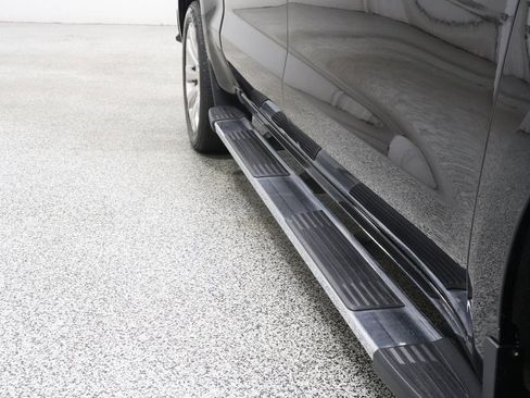 Used 2019 Chevrolet Silverado 1500 High Country image 36