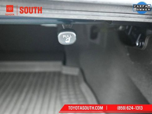 Used 2021 Toyota Camry SE w/ Convenience Package image 26