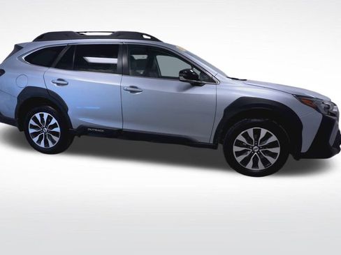Used 2023 Subaru Outback Limited image 2