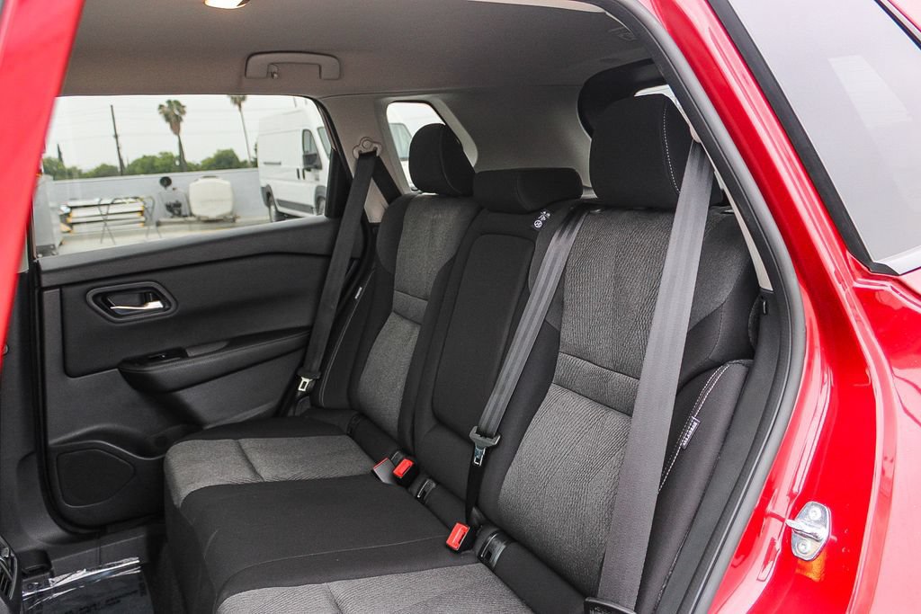Used 2024 Nissan Rogue SV FWD image 19