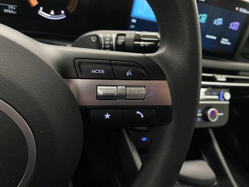 Certified 2025 Hyundai Santa Cruz SE AWD/4WD image 17