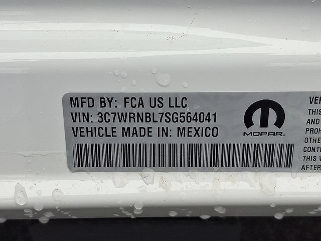 Used 2025 RAM 5500 Tradesman w/ Chrome Appearance Group AWD/4WD image 27