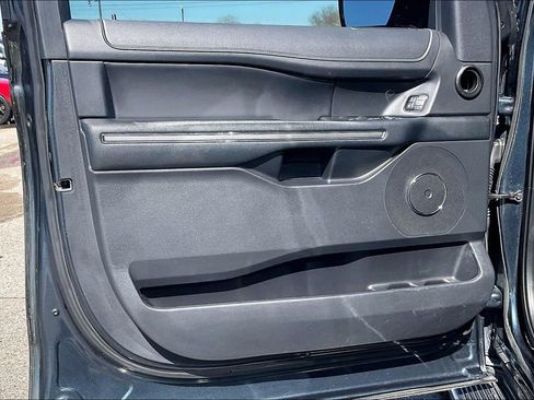 Certified 2023 Ford Expedition XLT image 17