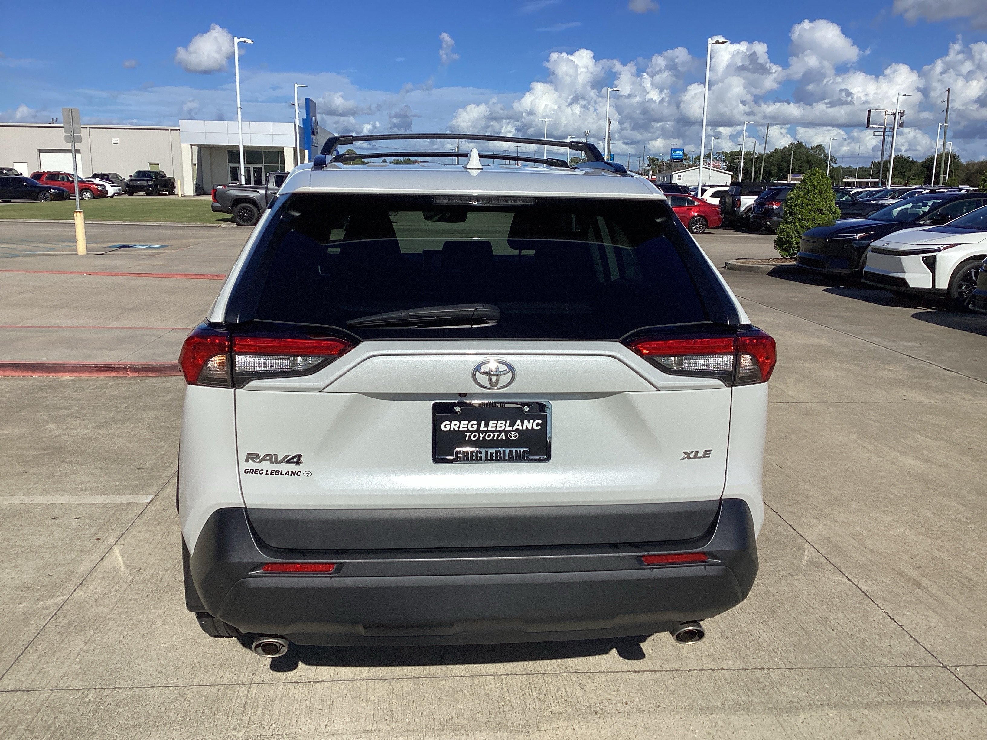 Used 2024 Toyota RAV4 XLE Premium FWD image 6