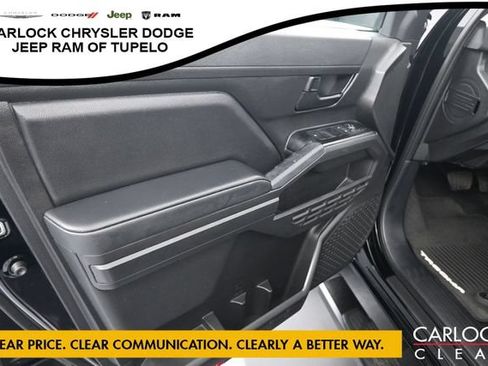 Used 2025 Toyota Tacoma SR AWD/4WD image 14