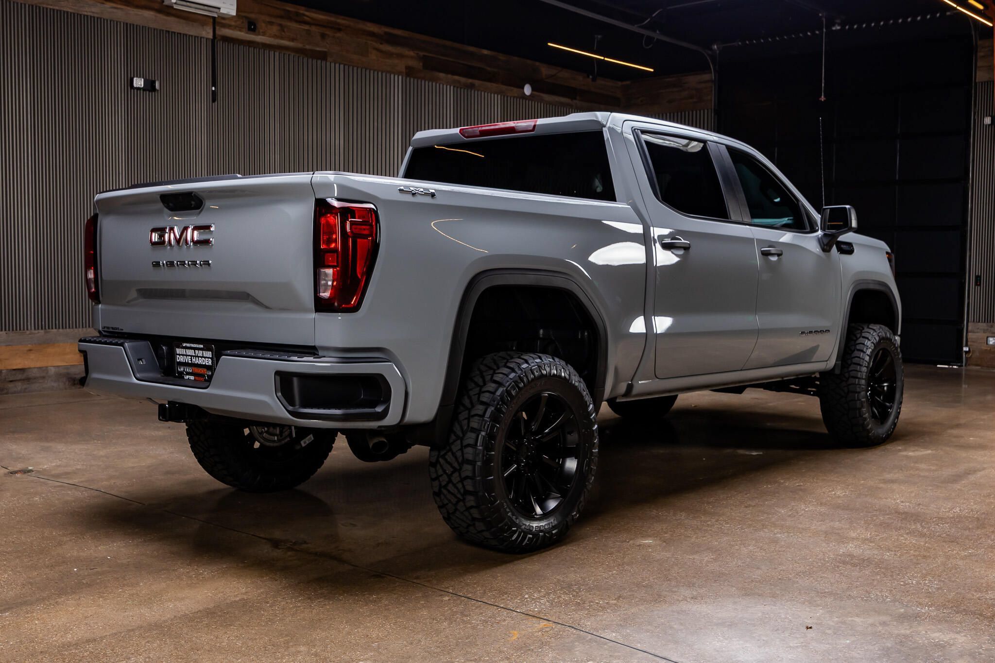 Used 2025 GMC Sierra 1500 Pro w/ Graphite Edition AWD/4WD image 10