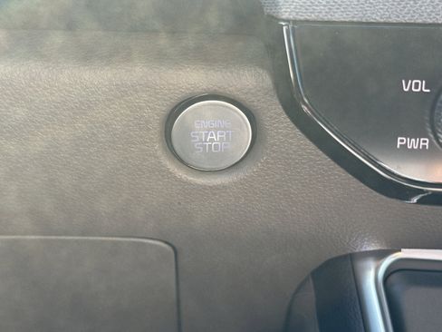New 2026 Kia Carnival EX FWD image 21