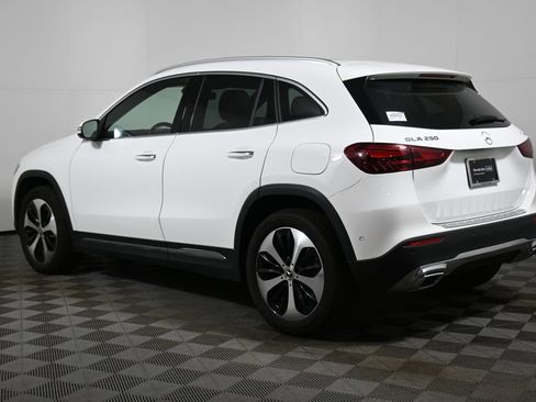 Used 2026 Mercedes-Benz GLA 250 4MATIC image 5