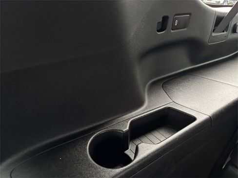 Used 2023 GMC Yukon XL SLE image 35