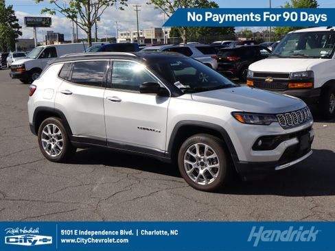 Used 2025 Jeep Compass Limited AWD/4WD image 1