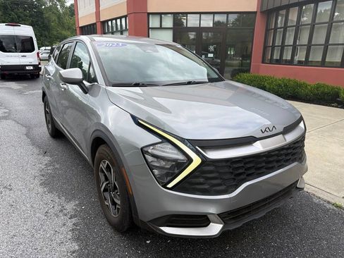Used 2023 Kia Sportage LX FWD image 9