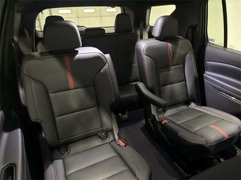 New 2026 Chevrolet Traverse RS w/ LPO, Floor Liner Package image 18
