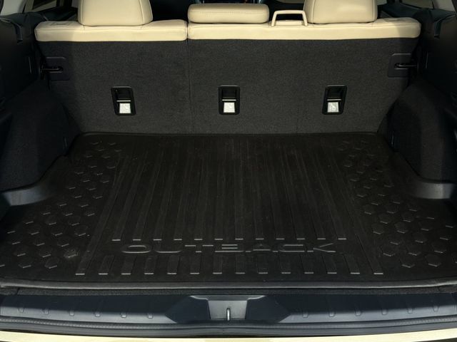 Used 2022 Subaru Outback Limited AWD/4WD image 16