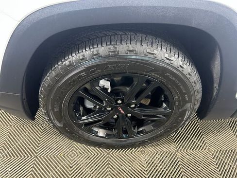 Used 2024 GMC Terrain AT4 AWD/4WD image 10