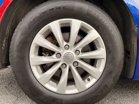 Used 2019 Chrysler Pacifica Touring-L FWD image 10