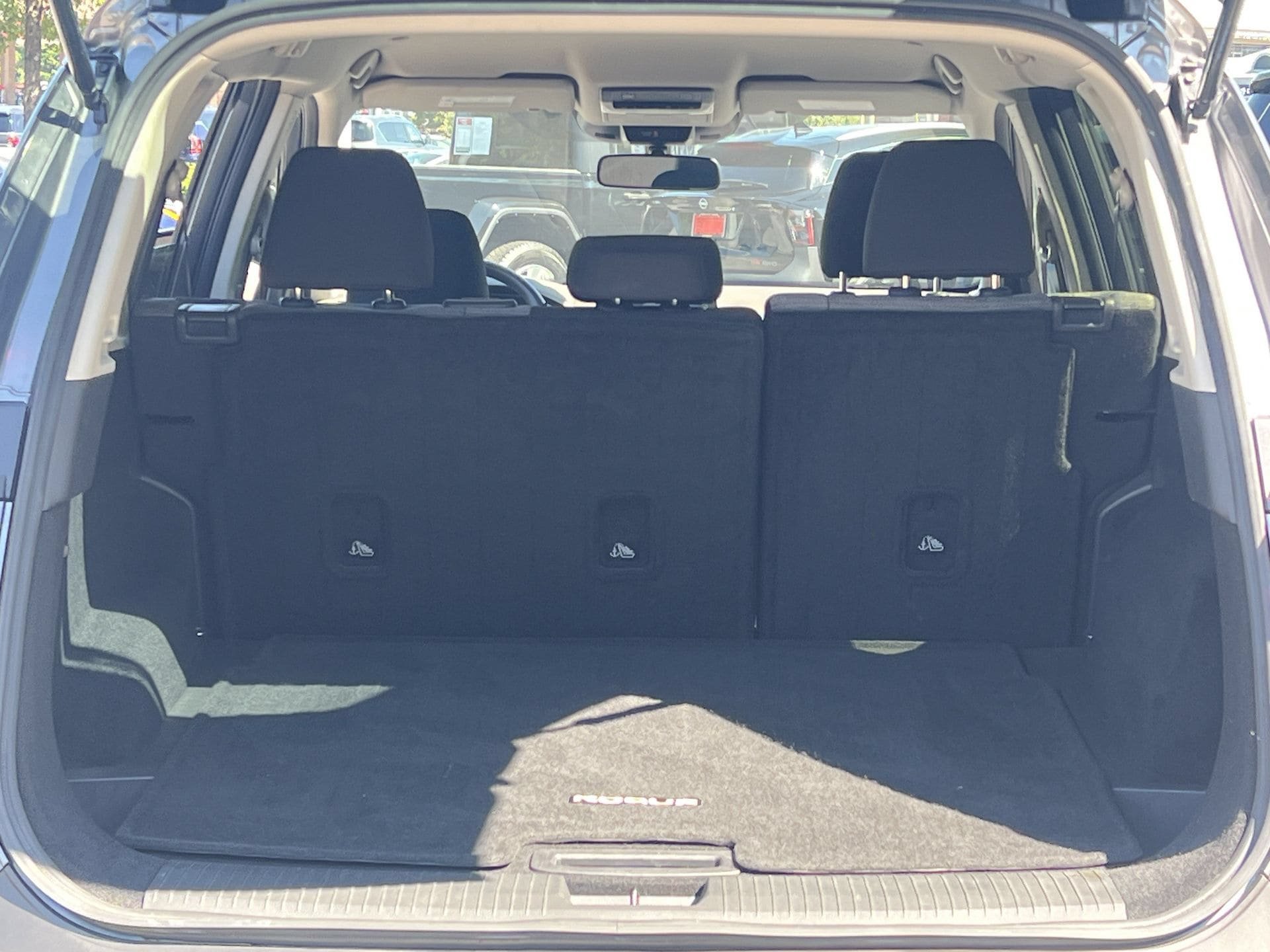 Used 2023 Nissan Rogue SV FWD image 19