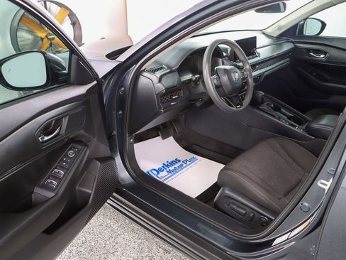 Used 2023 Honda Accord EX image 3