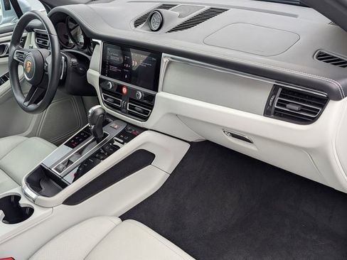 Certified 2024 Porsche Macan AWD/4WD image 13