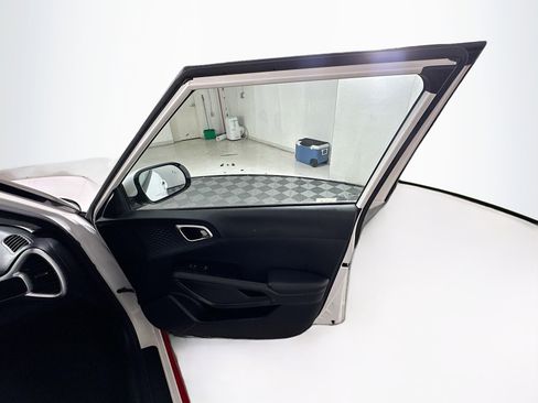 Used 2020 Kia Soul GT-Line w/ GT 2.0L Power Sunroof Package FWD image 31