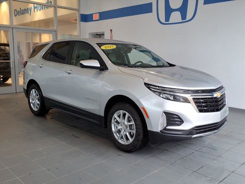 Used 2022 Chevrolet Equinox LT image 1