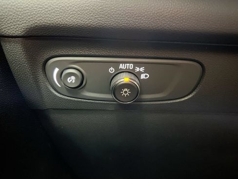 Used 2023 Buick Envision Essence w/ Sport Touring Package AWD/4WD image 17