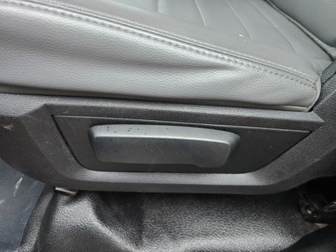 Used 2017 RAM 1500 ST RWD image 34