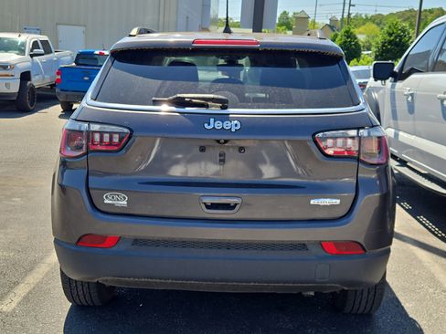 Used 2021 Jeep Compass Latitude w/ Sun and Sound Group FWD image 4