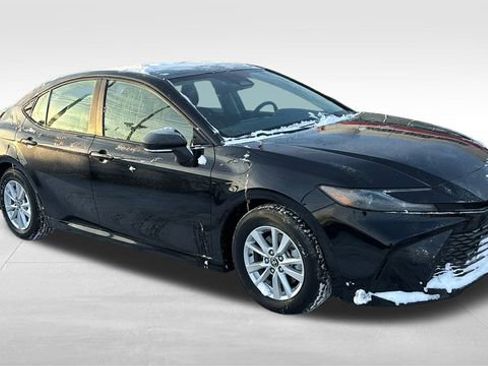Used 2025 Toyota Camry LE image 29