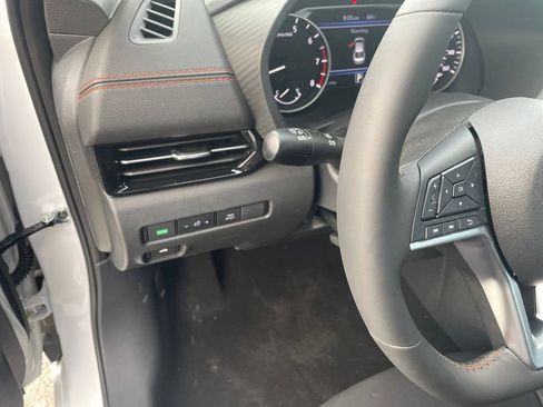 New 2025 Nissan Sentra SR w/ Midnight Edition image 15