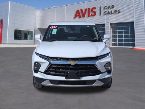 Used 2025 Chevrolet Blazer LT FWD image 2
