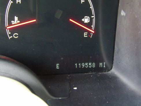 Used 2003 Lincoln Navigator Luxury image 26