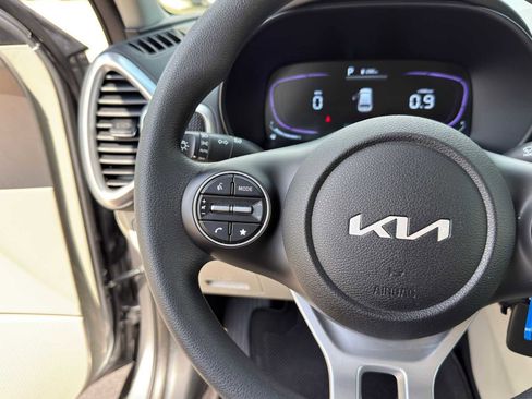 Certified 2025 Kia Soul LX FWD image 15