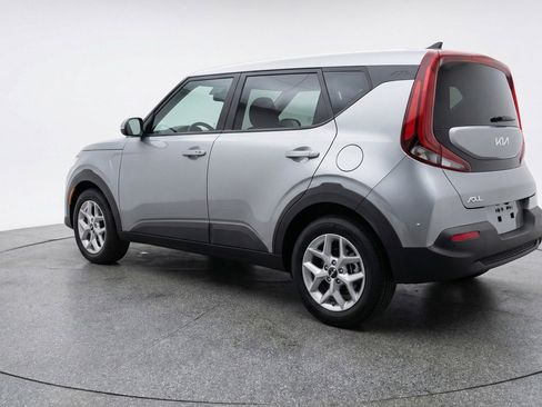 Used 2025 Kia Soul LX w/ LX Technology Package FWD image 6