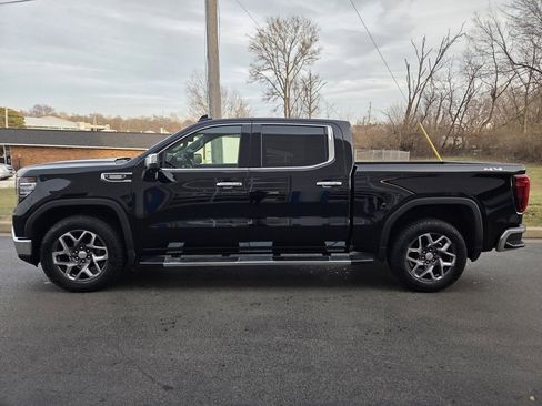 Used 2023 GMC Sierra 1500 SLT w/ SLT Premium Package image 4