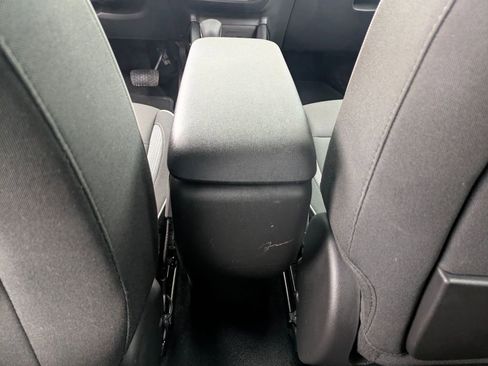 Used 2025 Chevrolet TrailBlazer LT AWD/4WD image 33