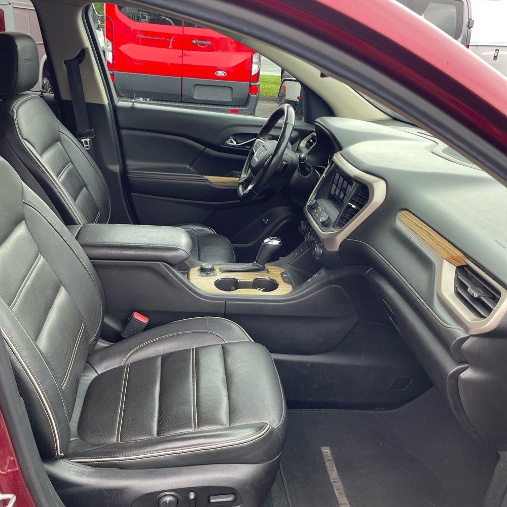Used 2017 GMC Acadia Denali w/ Technology Package AWD/4WD image 6