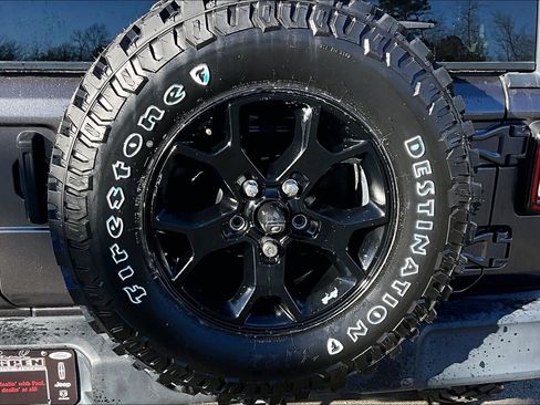 Used 2021 Jeep Wrangler Willys image 24