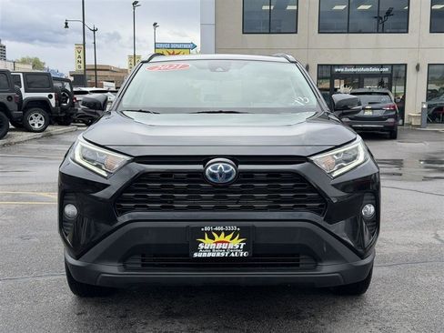 Used 2021 Toyota RAV4 XLE w/ Convenience Package AWD/4WD image 2