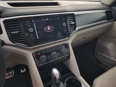 Used 2021 Volkswagen Atlas SEL R-Line image 16