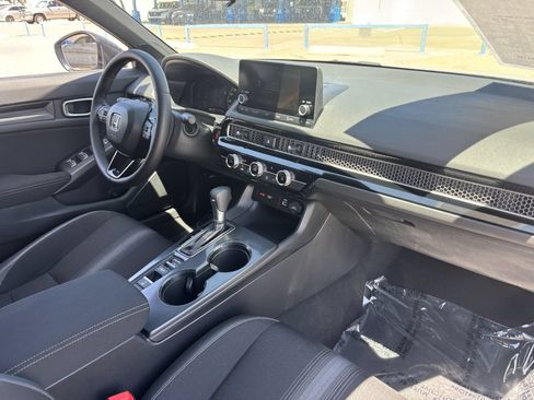 Used 2024 Honda Civic Sport image 11
