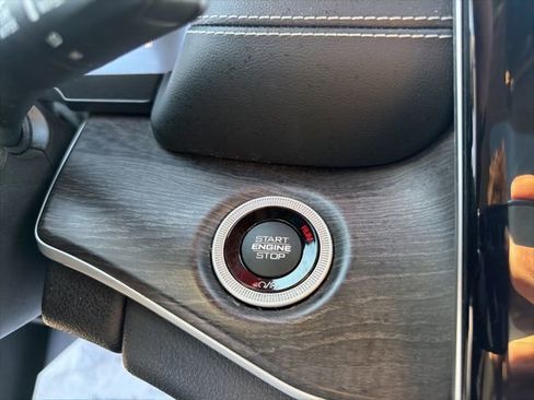 Used 2023 Jeep Grand Cherokee Limited image 20