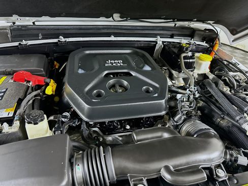 Used 2023 Jeep Wrangler Sahara w/ Cold Weather Group image 33